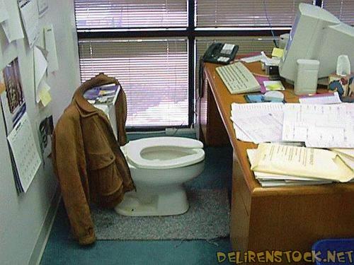 Image dlire : WC au bureau